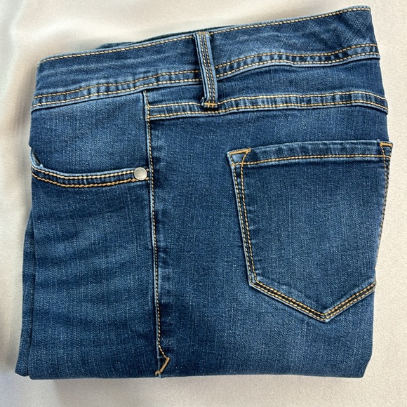 Torrid Luxe Slim Fit Bootcut Jeans sz 10R - Picture 11 of 11